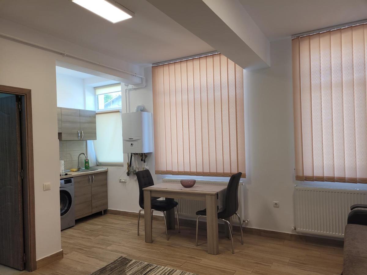 Apartamente Livada Râmnicu Vâlcea Exterior foto